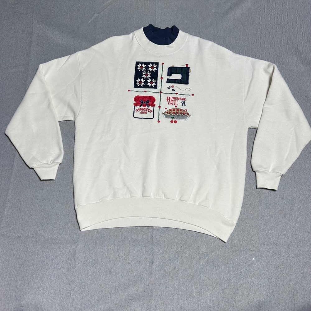 Endless Designs XL Vintage Cottagecore Embroidered Sweatshirt USA July 4 Grandma